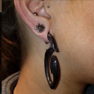 Horn Tribal Seahorse Earrings 4G Pair